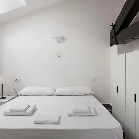 2 Bedroom 2 Bathroom Apt - Duomo 1 Apartamento *
