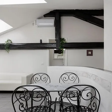 Apartamento 2 Bedroom 2 Bathroom Apt - Duomo 1 *